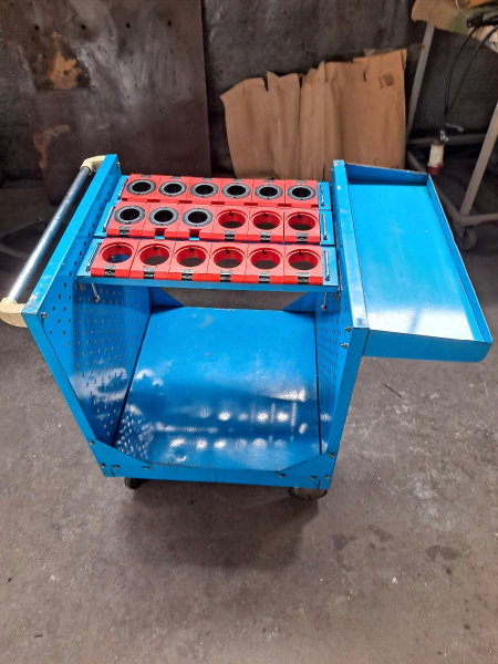 Carro com 18 suportes para cone HSK63-A80-B
